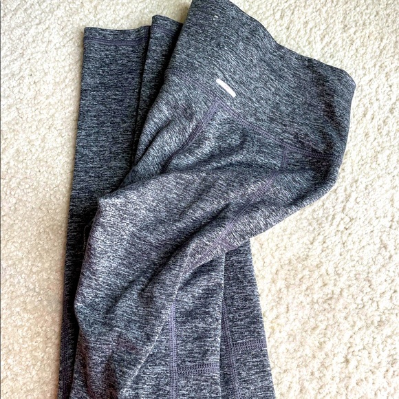 Women’s Aeries leggings - Picture 2 of 4